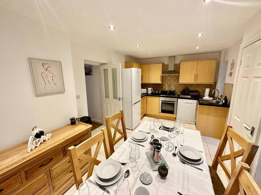Cottage,Cinema Room,Log Burner Blaenavon Экстерьер фото