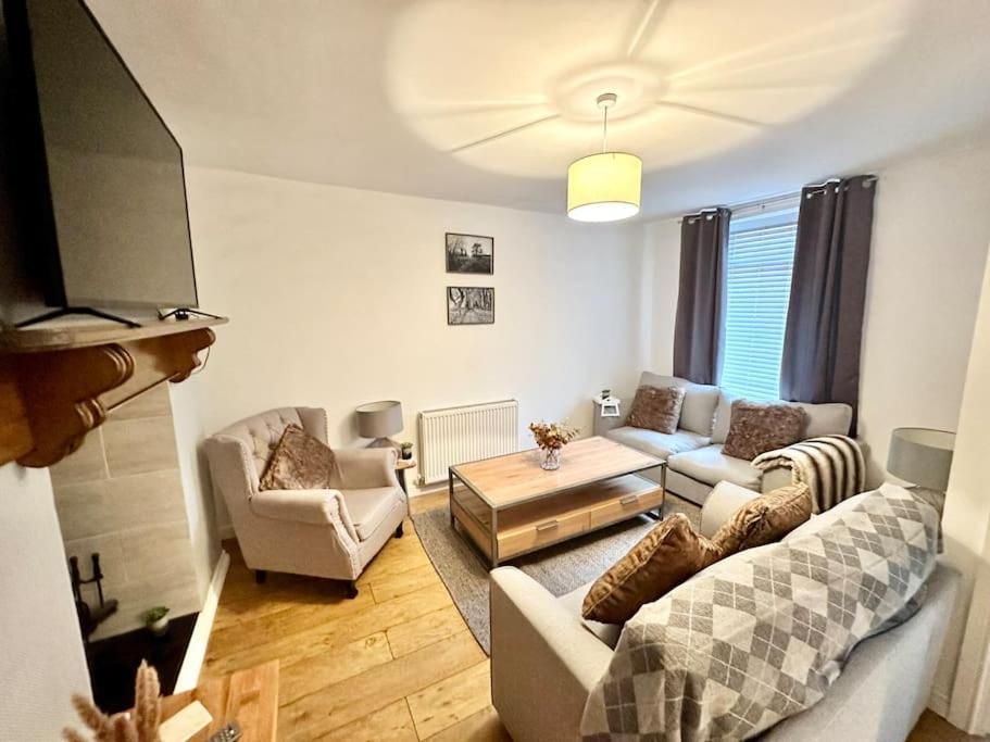 Cottage,Cinema Room,Log Burner Blaenavon Экстерьер фото