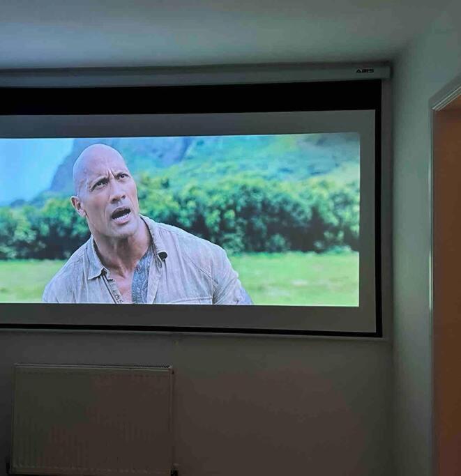 Cottage,Cinema Room,Log Burner Blaenavon Экстерьер фото