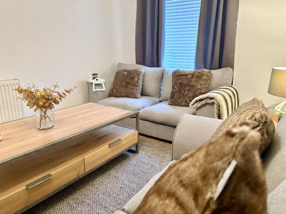 Cottage,Cinema Room,Log Burner Blaenavon Экстерьер фото