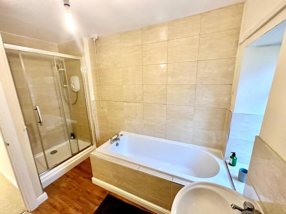 Cottage,Cinema Room,Log Burner Blaenavon Экстерьер фото