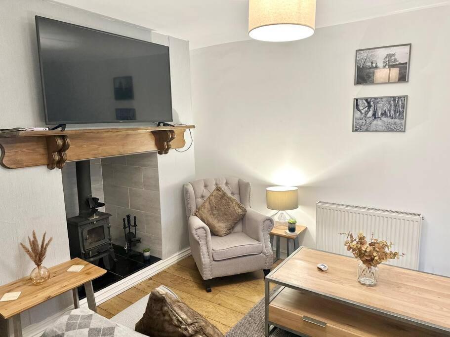 Cottage,Cinema Room,Log Burner Blaenavon Экстерьер фото