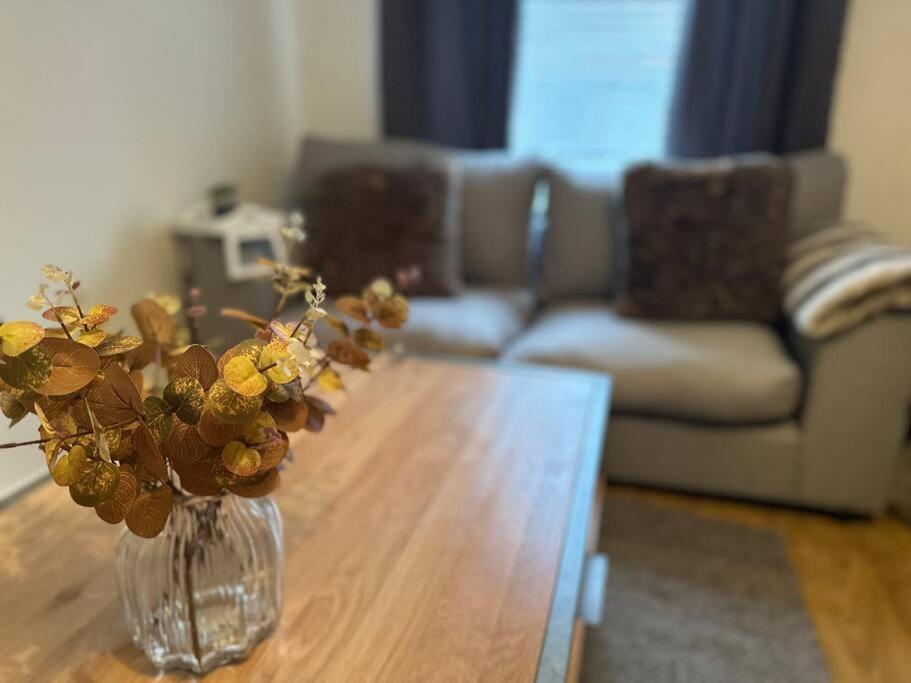 Cottage,Cinema Room,Log Burner Blaenavon Экстерьер фото